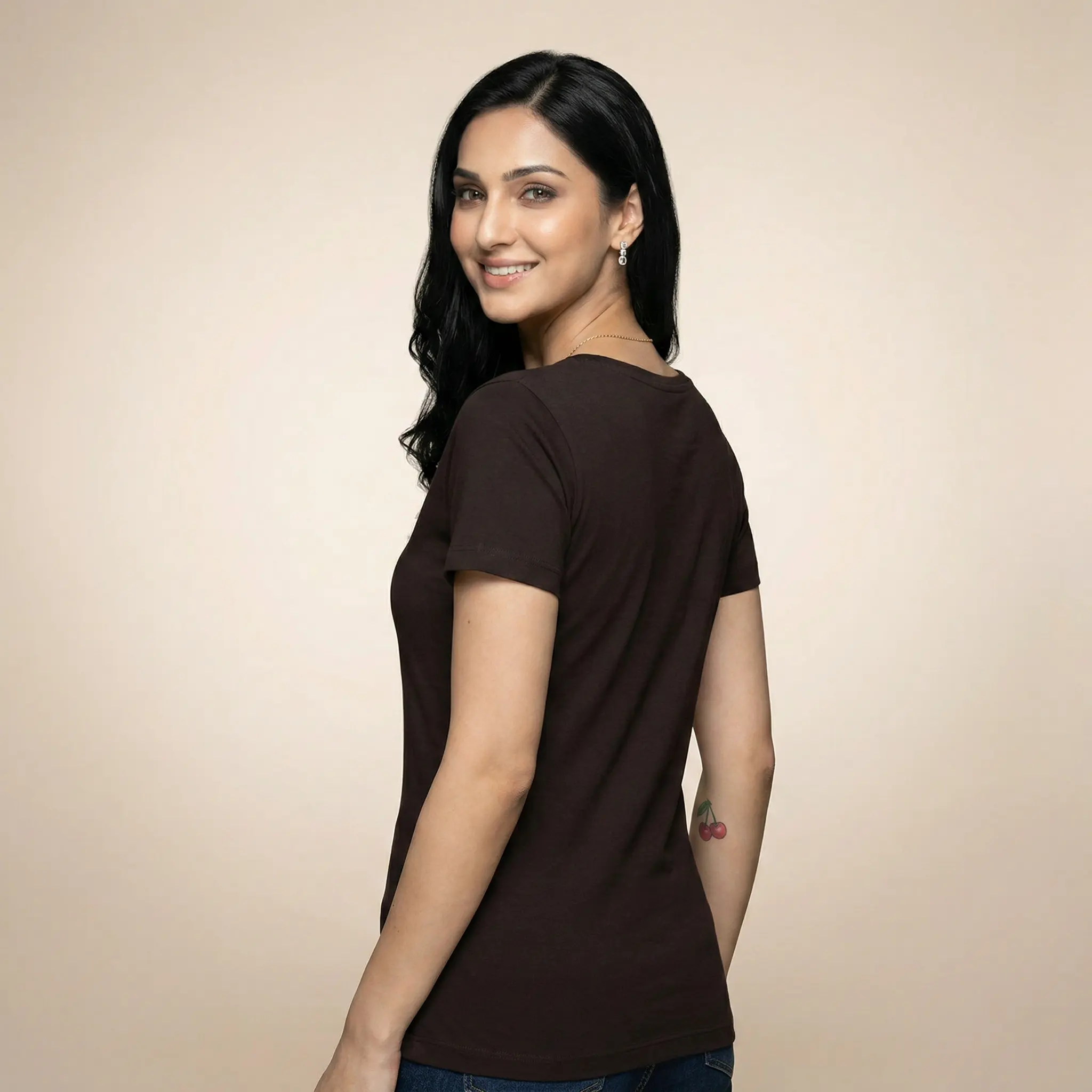 freepik_make-c-wear-the-same-tshi_2789964629
